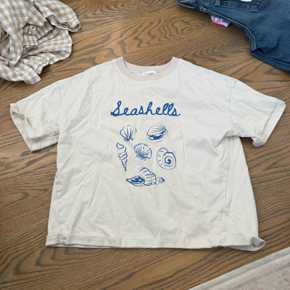 Fostered collection sea shells tee